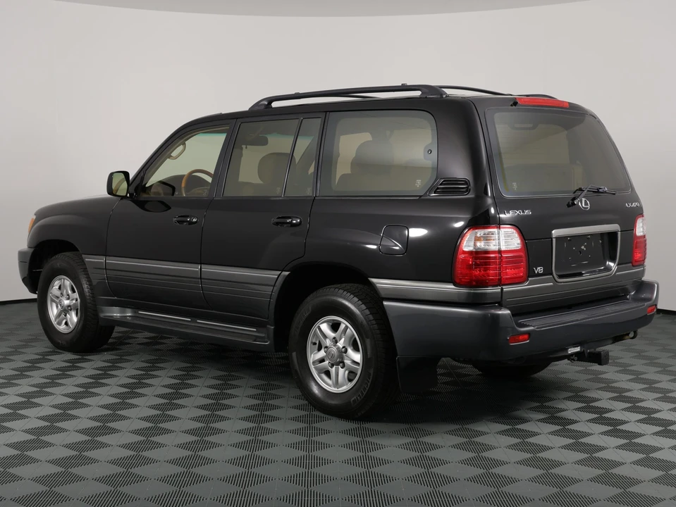 2001 Lexus LX 2nd Gen - Image 4 of 31