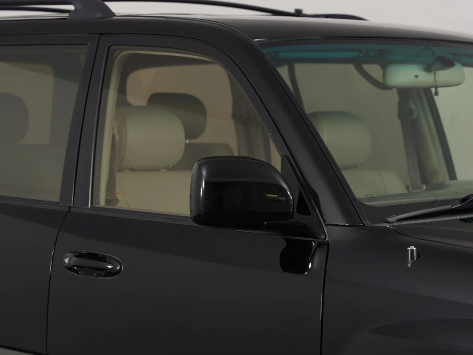 2001 Lexus LX 2nd Gen - Image 31 of 31