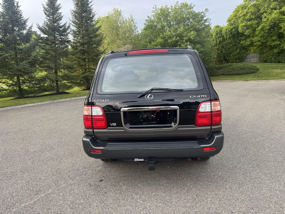 2001 Lexus LX 2nd Gen - Image 15 of 31