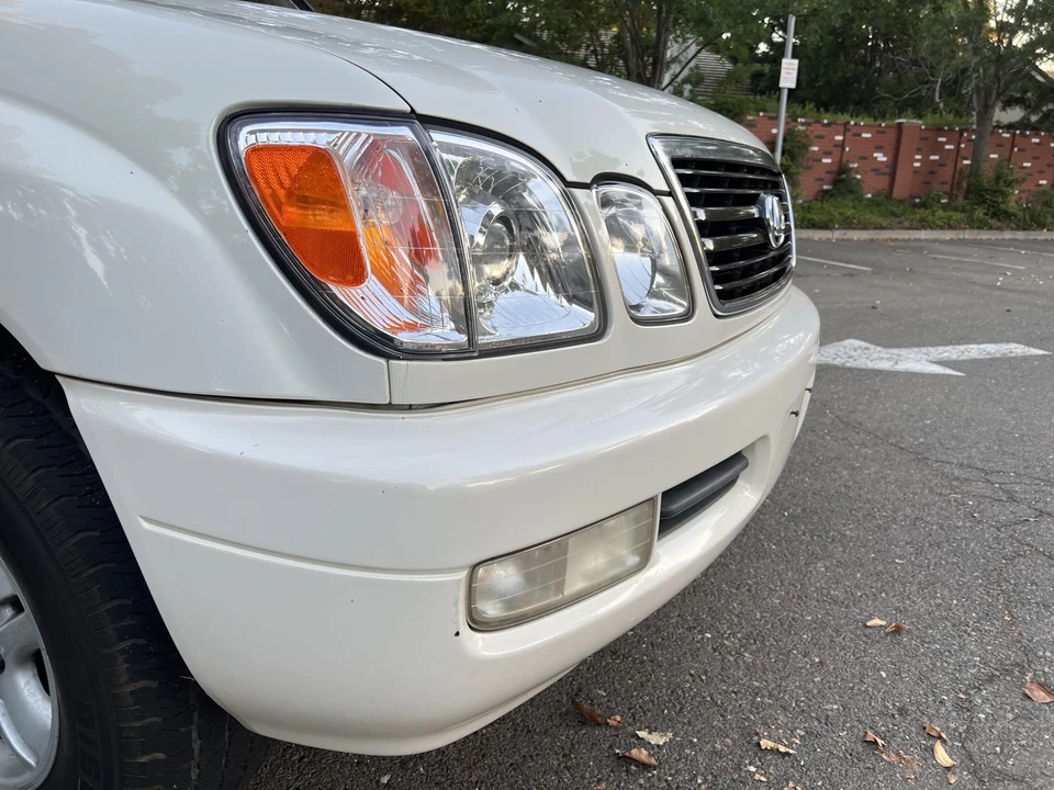 2001 Lexus LX 2nd Gen - Image 31 of 31