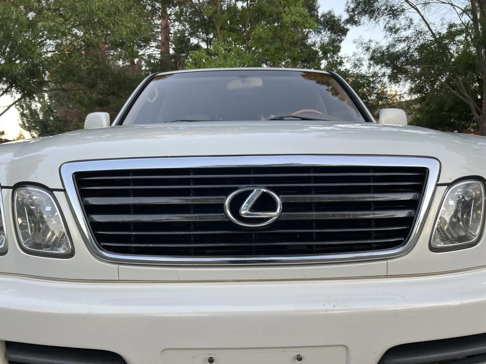 2001 Lexus LX 2nd Gen - Image 27 of 31