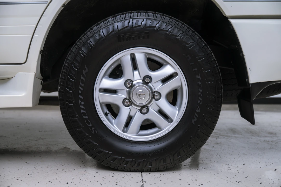 2001 Lexus LX 2nd Gen - Image 31 of 31