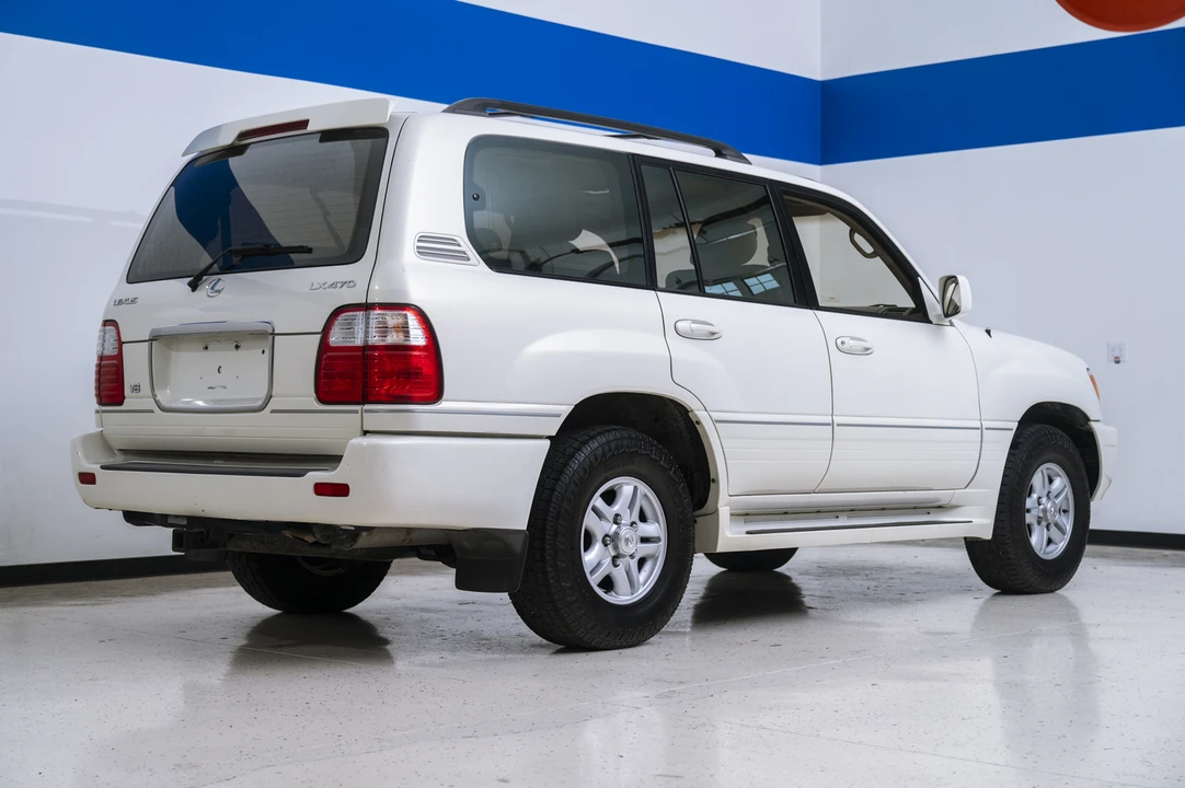 2001 Lexus LX 2nd Gen - Image 6 of 31