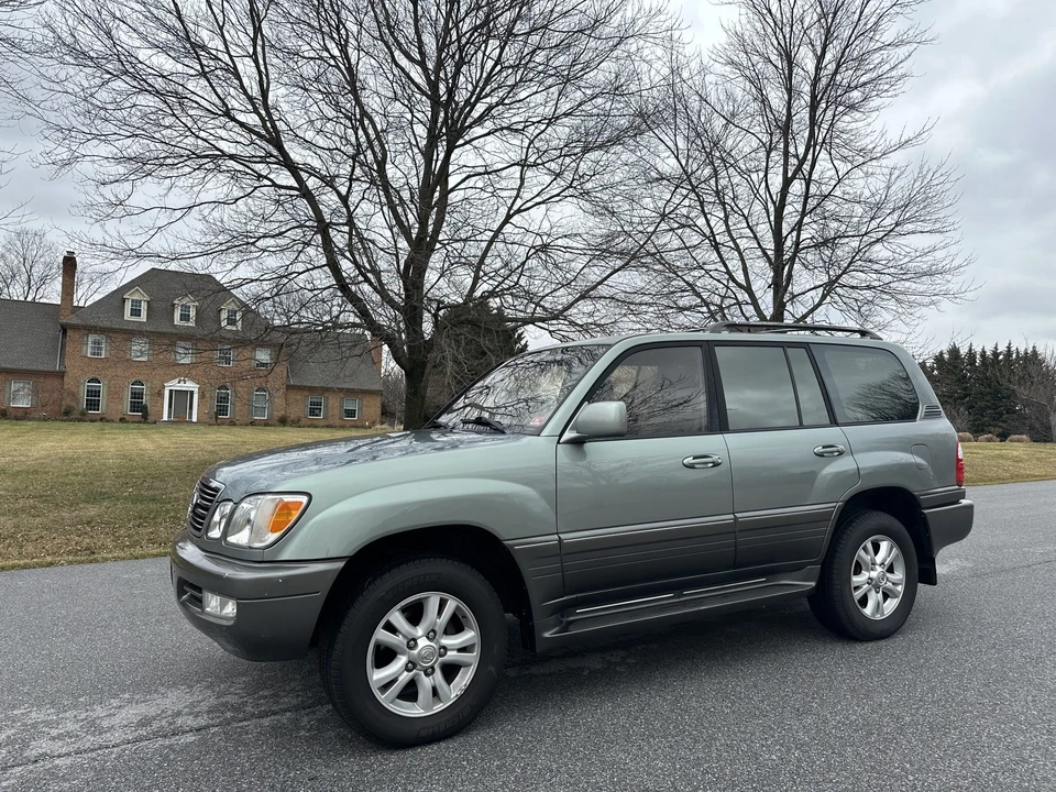 2001 Lexus LX 2nd Gen - Image 4 of 31