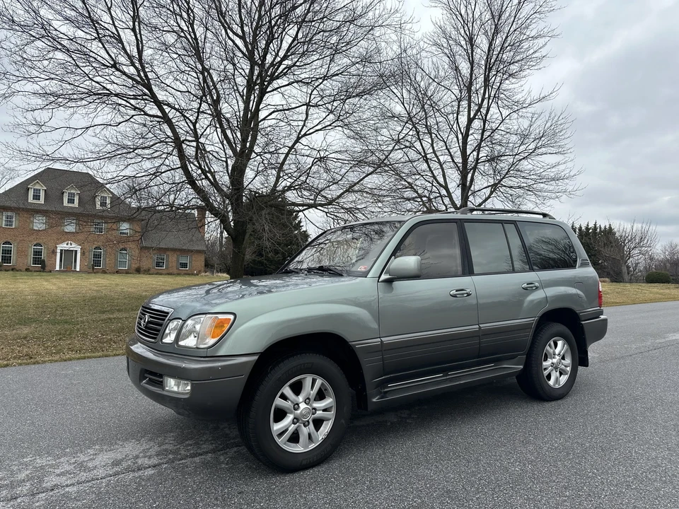 2001 Lexus LX 2nd Gen - Image 5 of 31