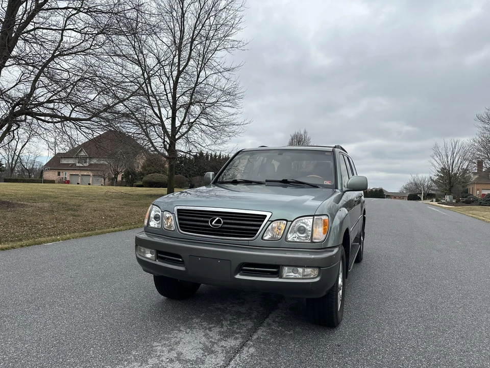 2001 Lexus LX 2nd Gen - Image 8 of 31