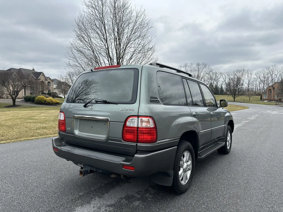 2001 Lexus LX 2nd Gen - Image 16 of 31