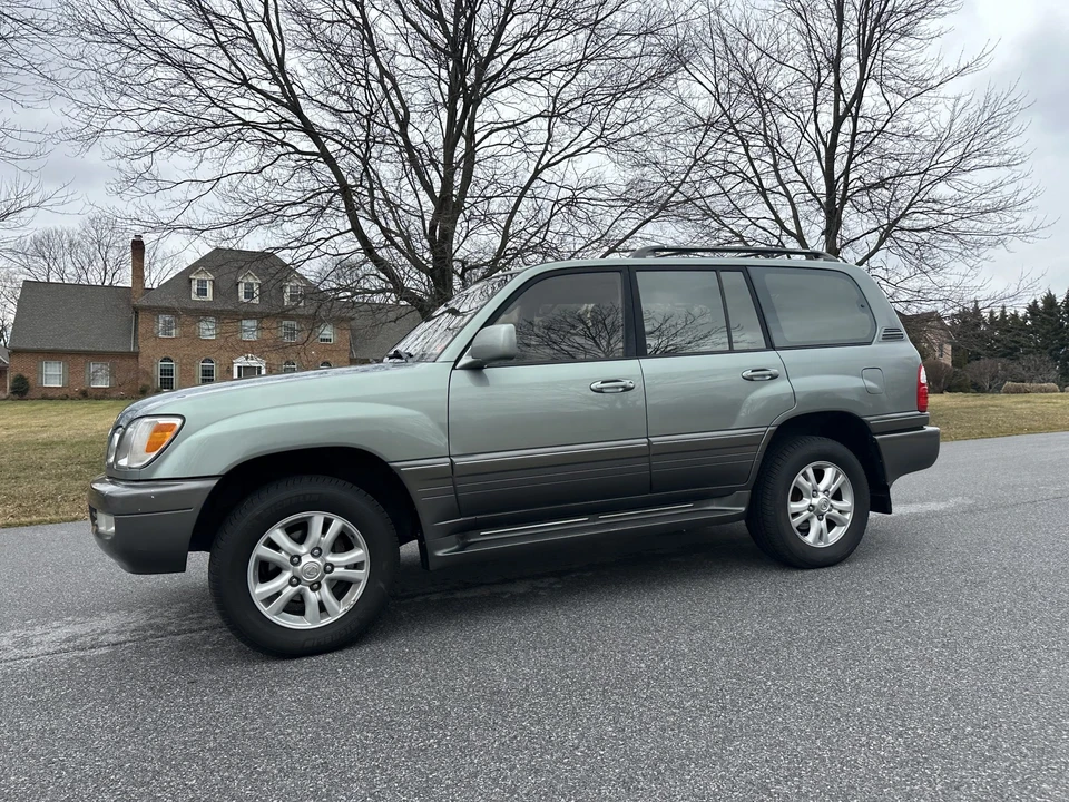 2001 Lexus LX 2nd Gen - Image 2 of 31