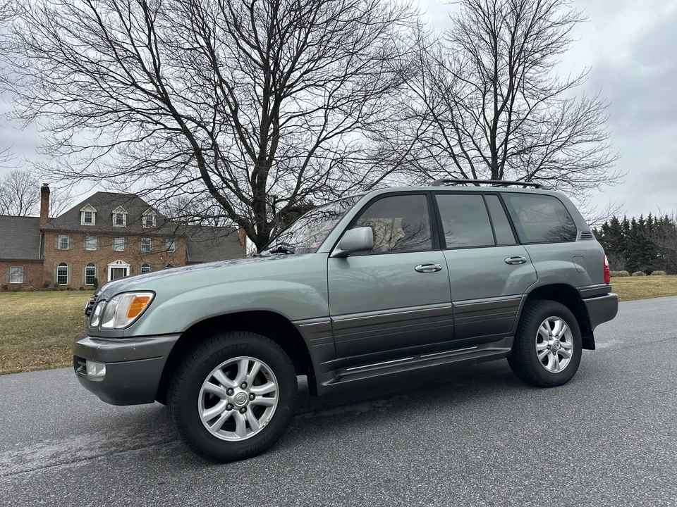 2001 Lexus LX 2nd Gen - Image 3 of 31
