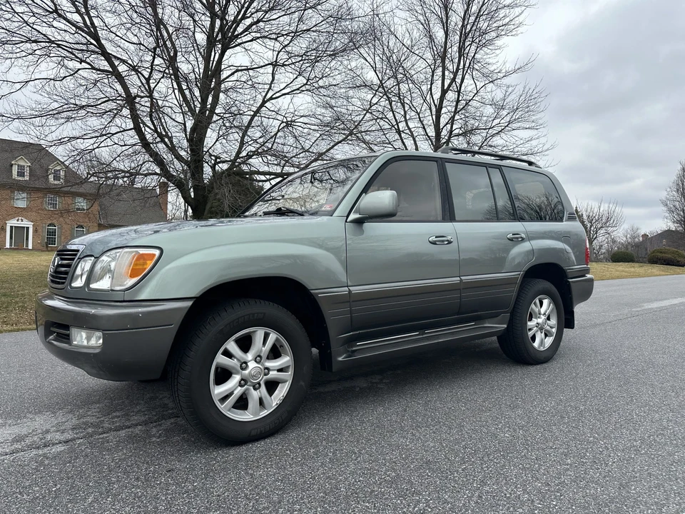 2001 Lexus LX 2nd Gen - Image 6 of 31