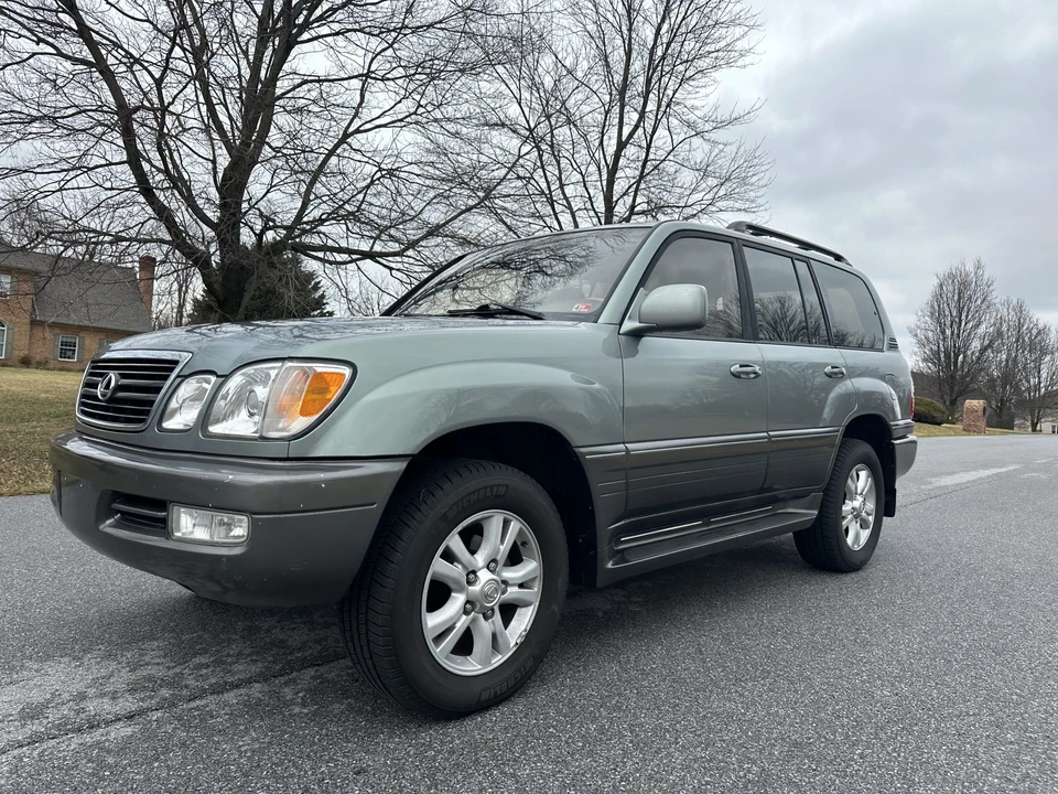 2001 Lexus LX 2nd Gen - Image 7 of 31