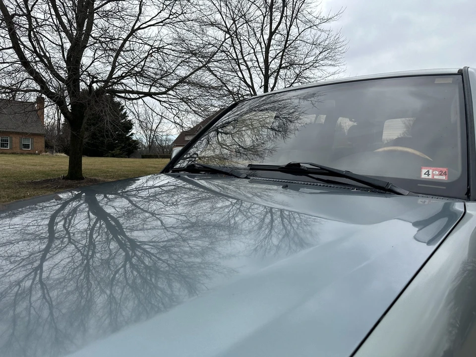 2001 Lexus LX 2nd Gen - Image 24 of 31