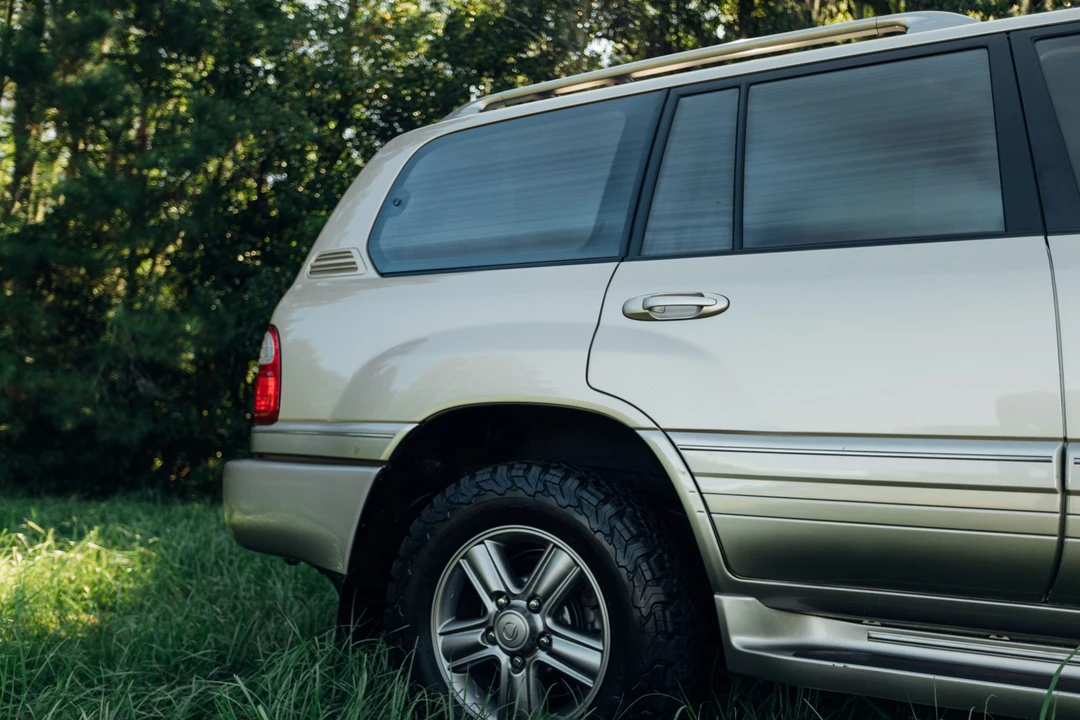 2001 Lexus LX 2nd Gen - Image 31 of 31