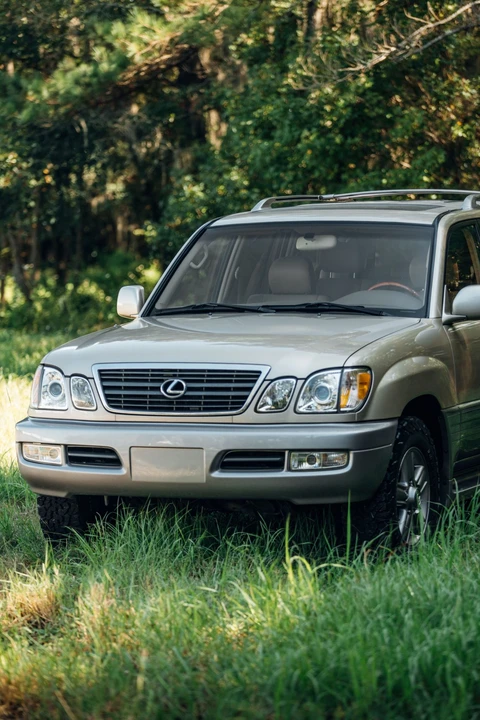 2001 Lexus LX 2nd Gen - Image 23 of 31