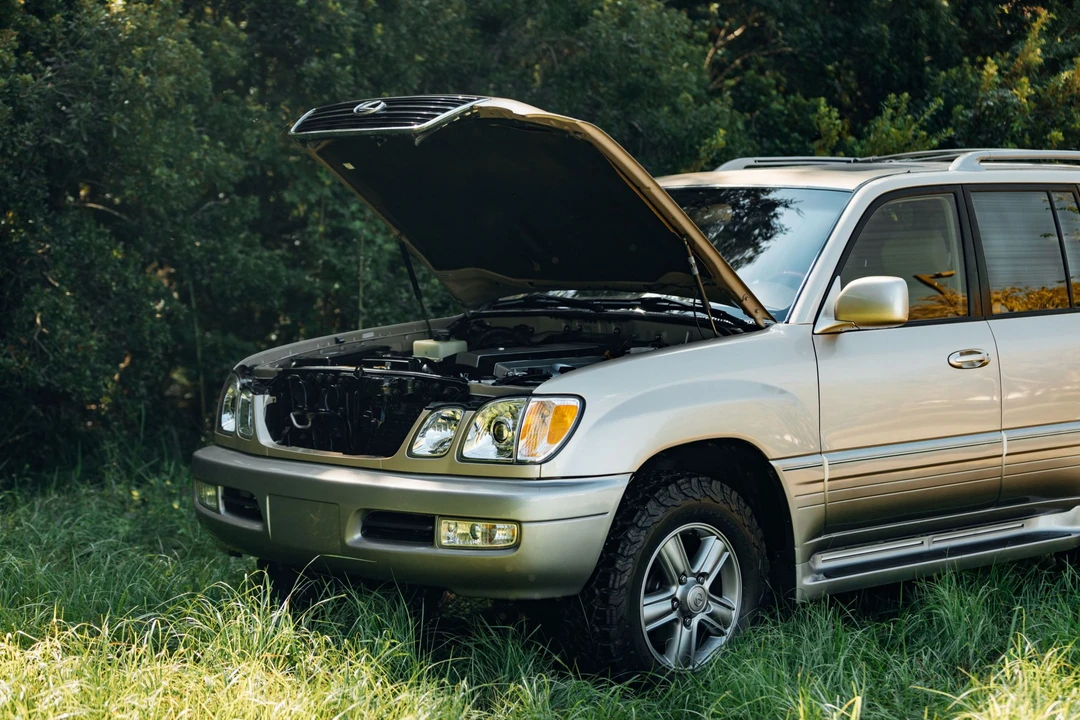 2001 Lexus LX 2nd Gen - Image 20 of 31