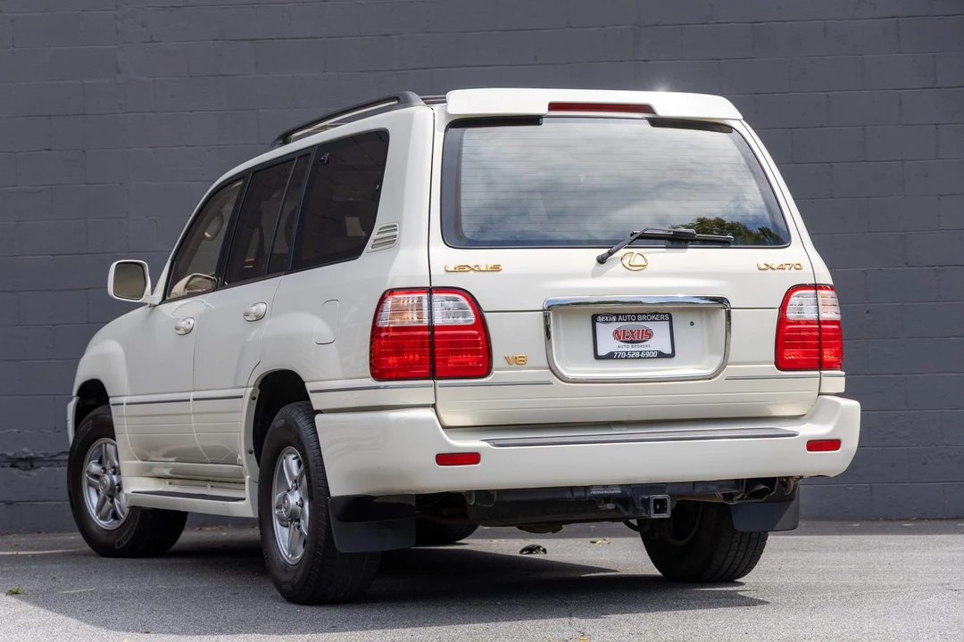 2001 Lexus LX 2nd Gen - Image 22 of 31