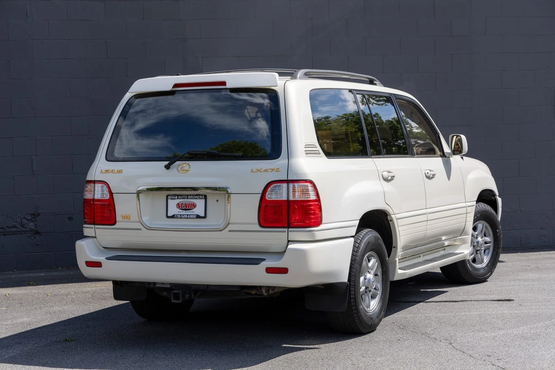 2001 Lexus LX 2nd Gen - Image 20 of 31