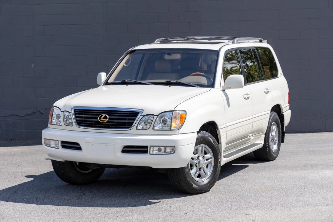 2001 Lexus LX 2nd Gen - Image 7 of 31
