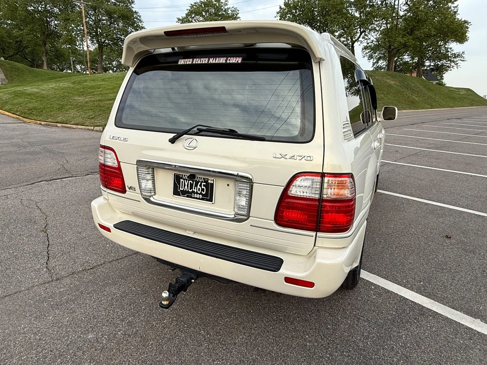 2001 Lexus LX 2nd Gen - Image 8 of 31