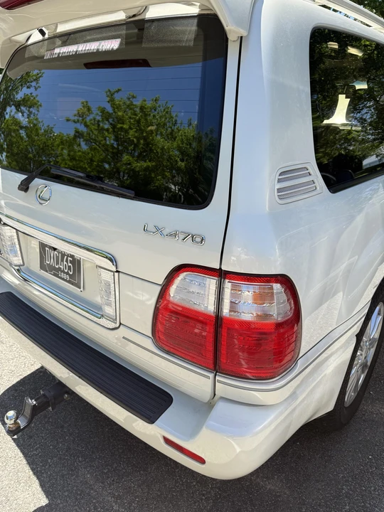2001 Lexus LX 2nd Gen - Image 25 of 31