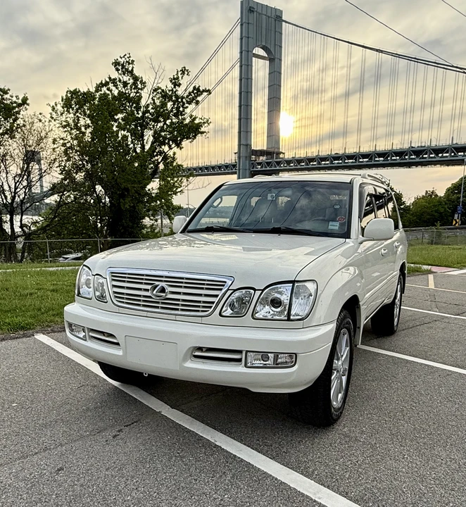 2001 Lexus LX 2nd Gen - Image 2 of 31