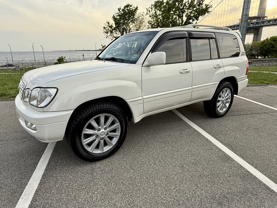 2001 Lexus LX 2nd Gen - Image 4 of 31
