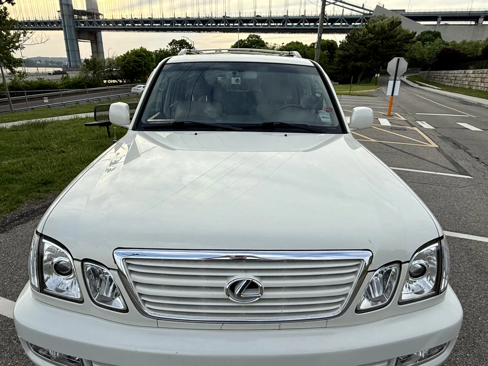2001 Lexus LX 2nd Gen - Image 14 of 31