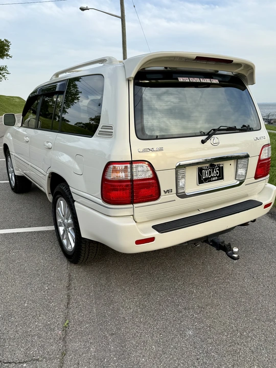 2001 Lexus LX 2nd Gen - Image 7 of 31