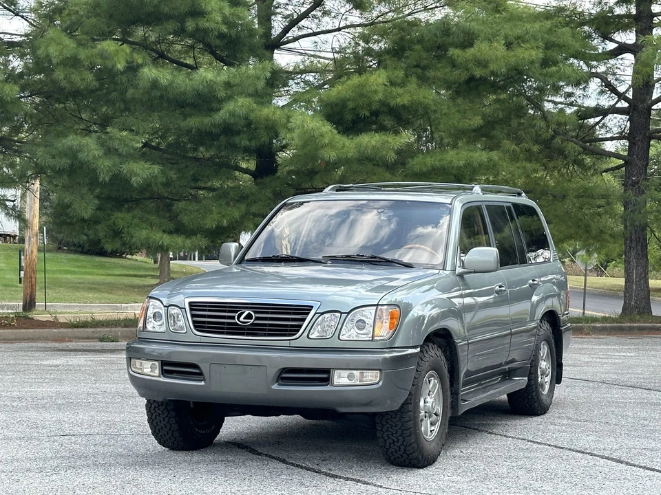 2001 Lexus LX 2nd Gen - Image 6 of 31