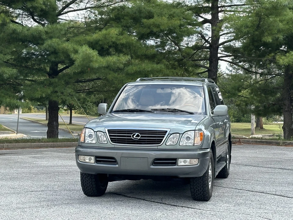 2001 Lexus LX 2nd Gen - Image 7 of 31