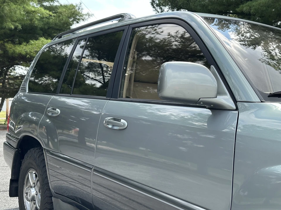2001 Lexus LX 2nd Gen - Image 20 of 31