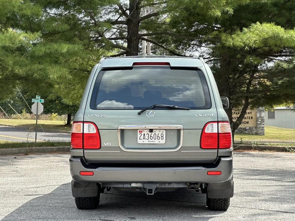 2001 Lexus LX 2nd Gen - Image 15 of 31