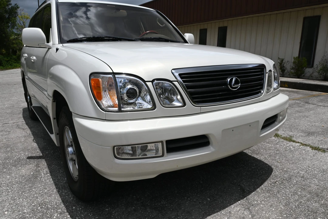 2001 Lexus LX 2nd Gen - Image 20 of 31