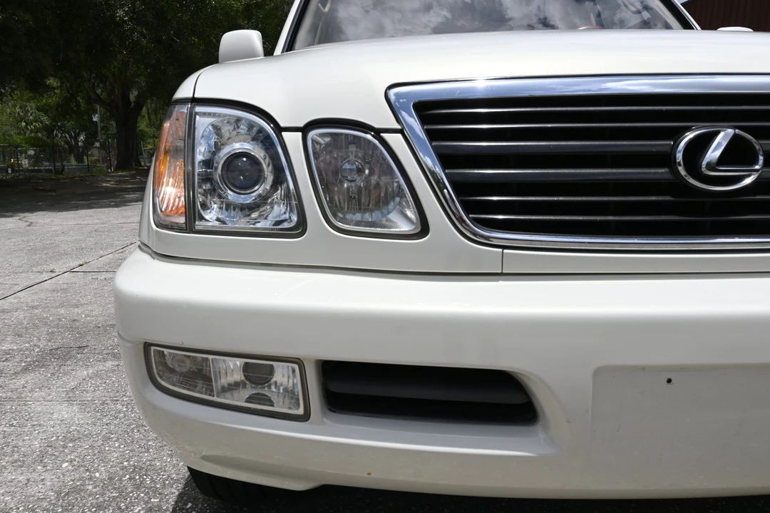 2001 Lexus LX 2nd Gen - Image 31 of 31