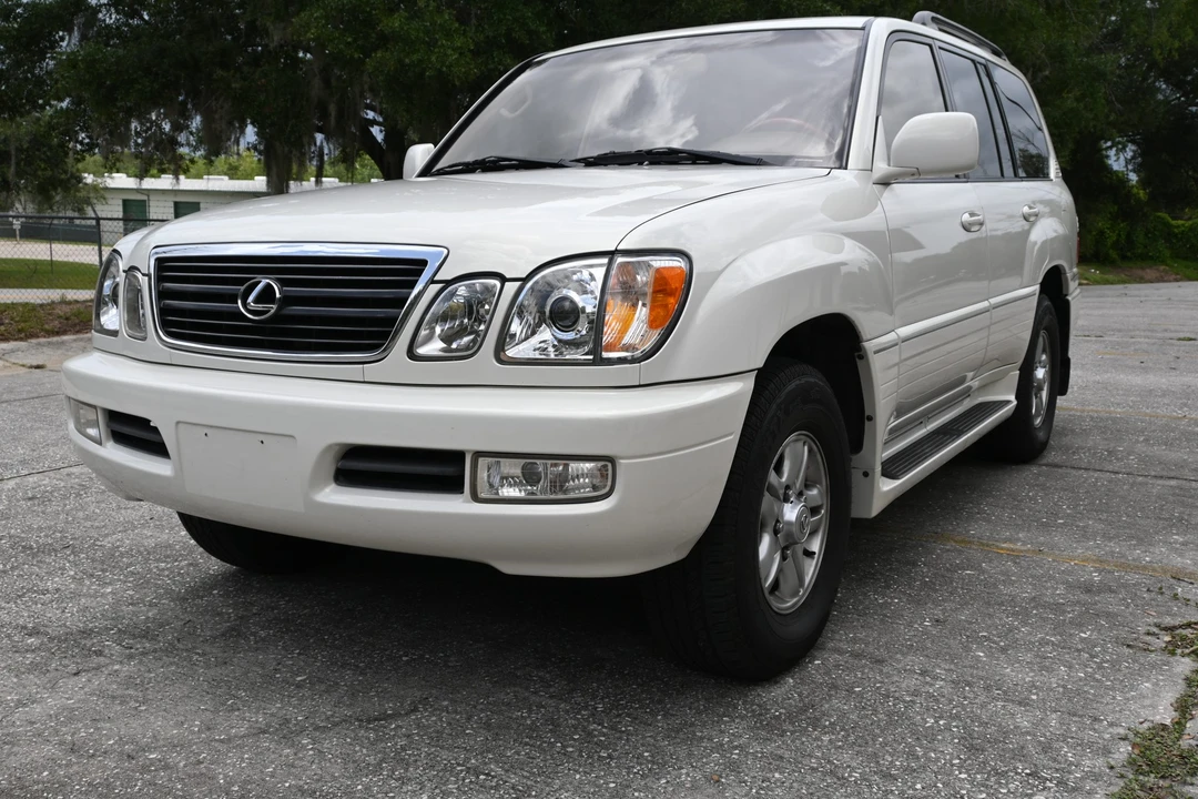 2001 Lexus LX 2nd Gen - Image 2 of 31