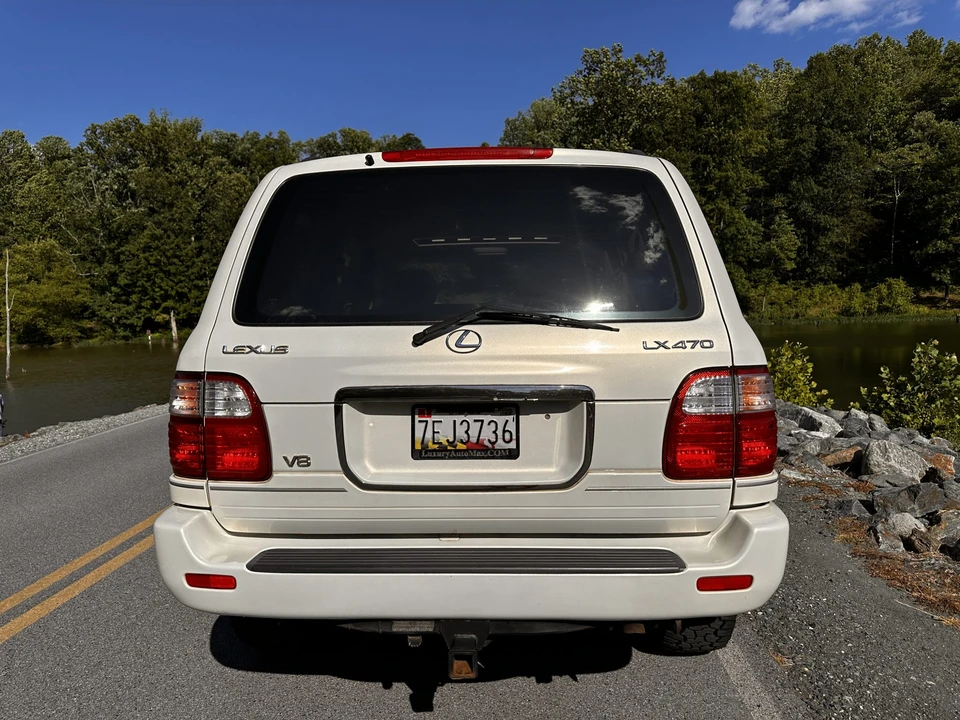 2001 Lexus LX 2nd Gen - Image 20 of 31