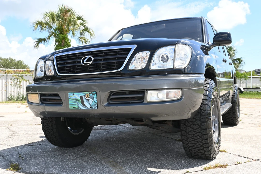 2001 Lexus LX 2nd Gen - Image 12 of 31