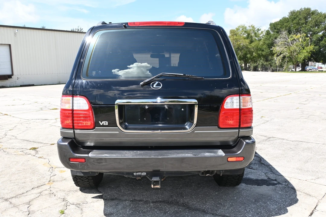 2001 Lexus LX 2nd Gen - Image 31 of 31