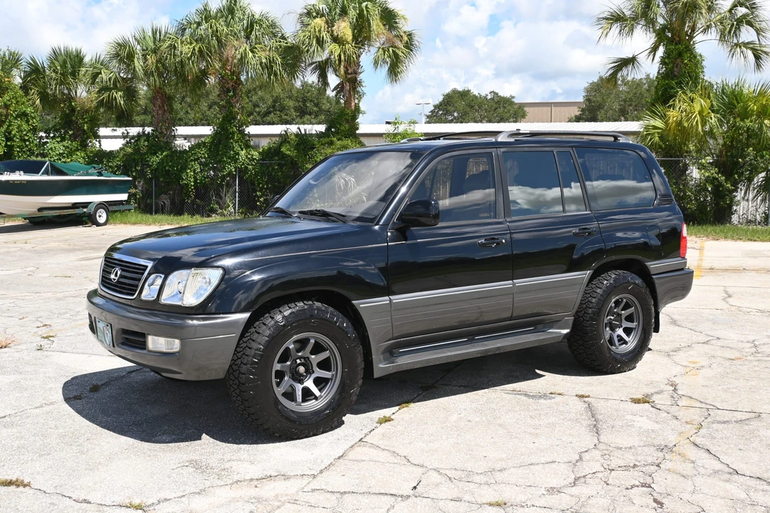 2001 Lexus LX 2nd Gen - Image 3 of 31