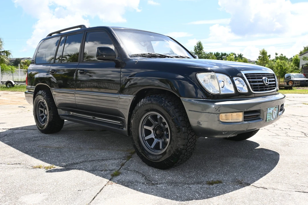 2001 Lexus LX 2nd Gen - Image 20 of 31