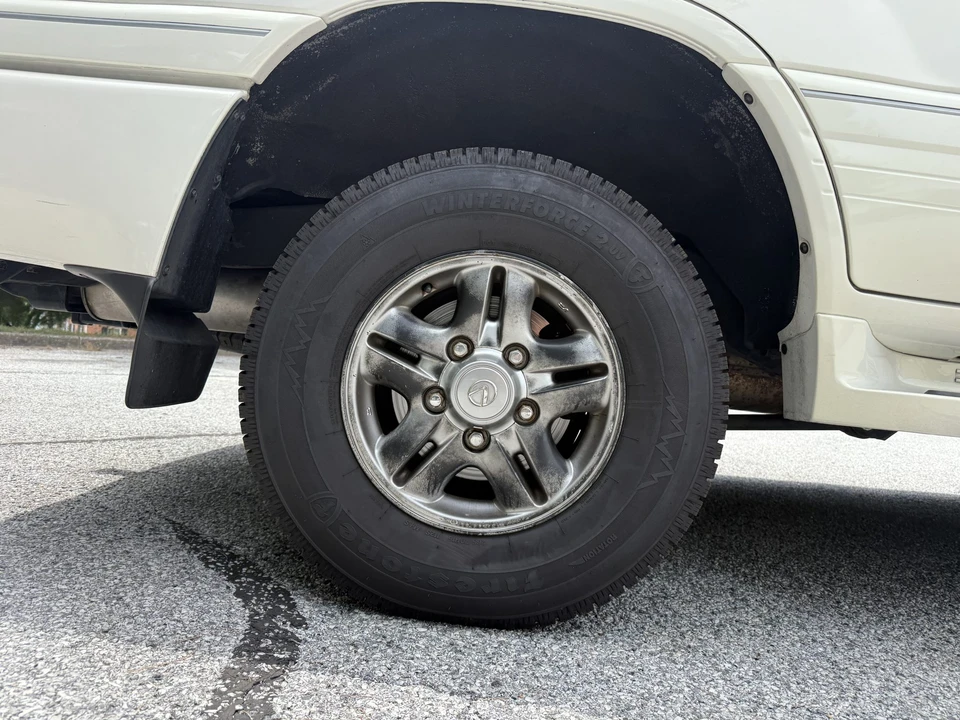 2001 Lexus LX 2nd Gen - Image 31 of 31