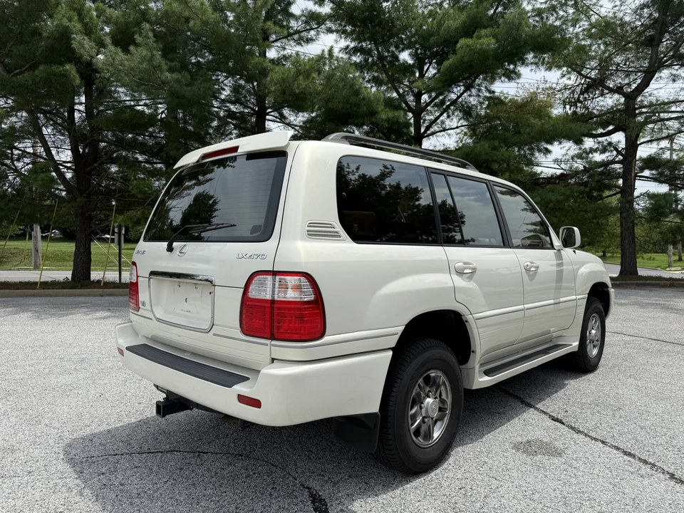 2001 Lexus LX 2nd Gen - Image 8 of 31