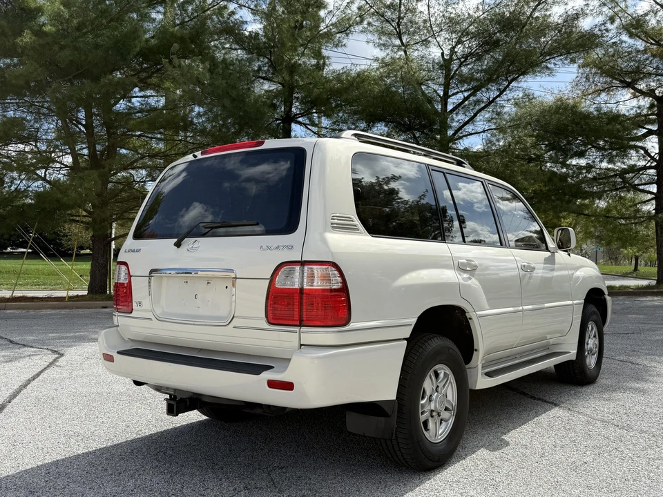 2001 Lexus LX 2nd Gen - Image 31 of 31