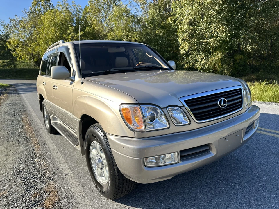 2001 Lexus LX 2nd Gen - Image 22 of 31