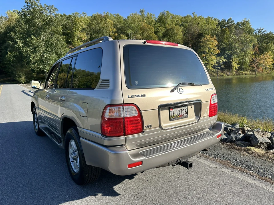 2001 Lexus LX 2nd Gen - Image 28 of 31
