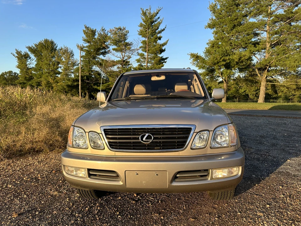 2001 Lexus LX 2nd Gen - Image 3 of 31