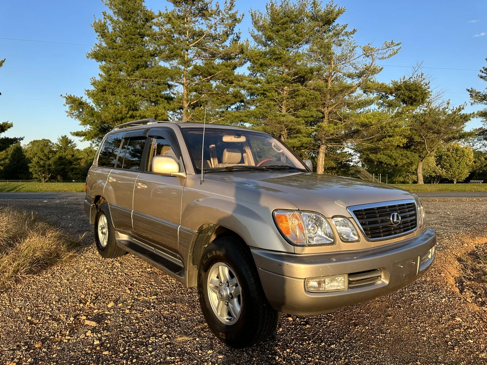 2001 Lexus LX 2nd Gen - Image 5 of 31
