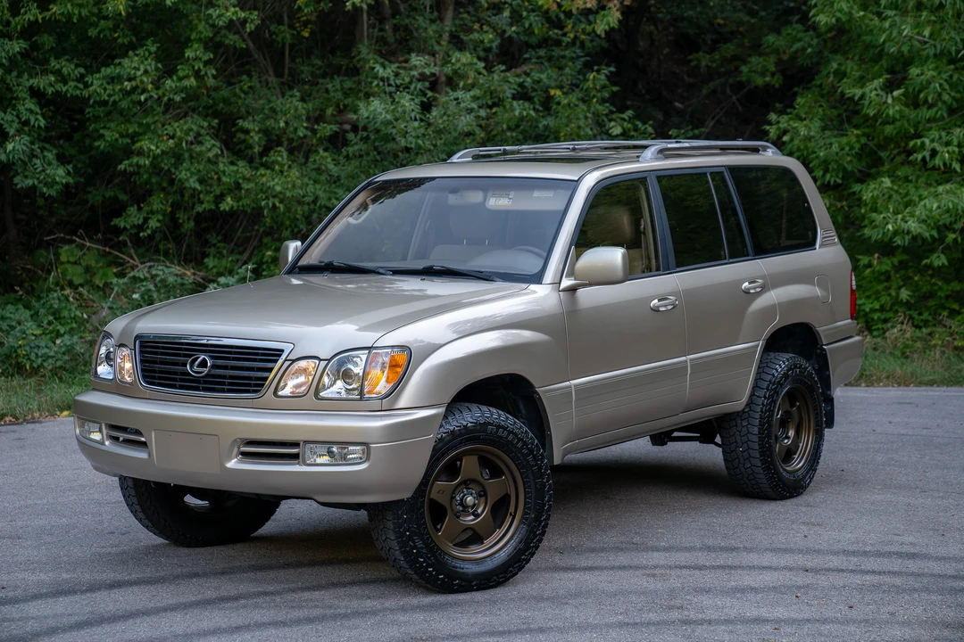 2001 Lexus LX 2nd Gen - Image 2 of 31