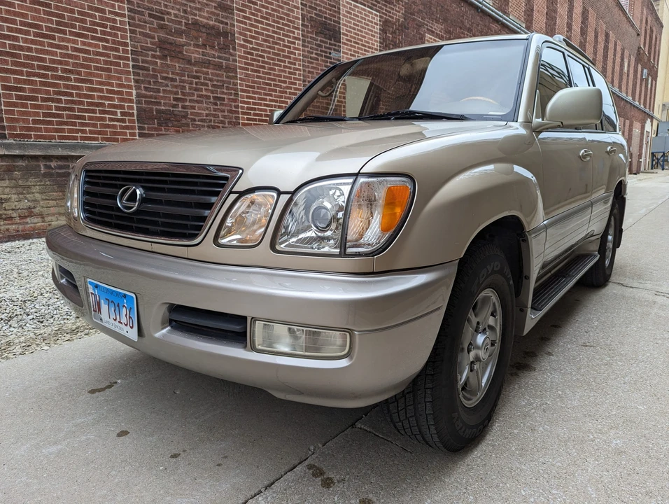 2001 Lexus LX 2nd Gen - Image 2 of 31
