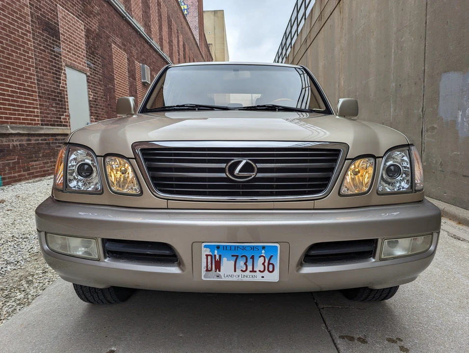 2001 Lexus LX 2nd Gen - Image 20 of 31